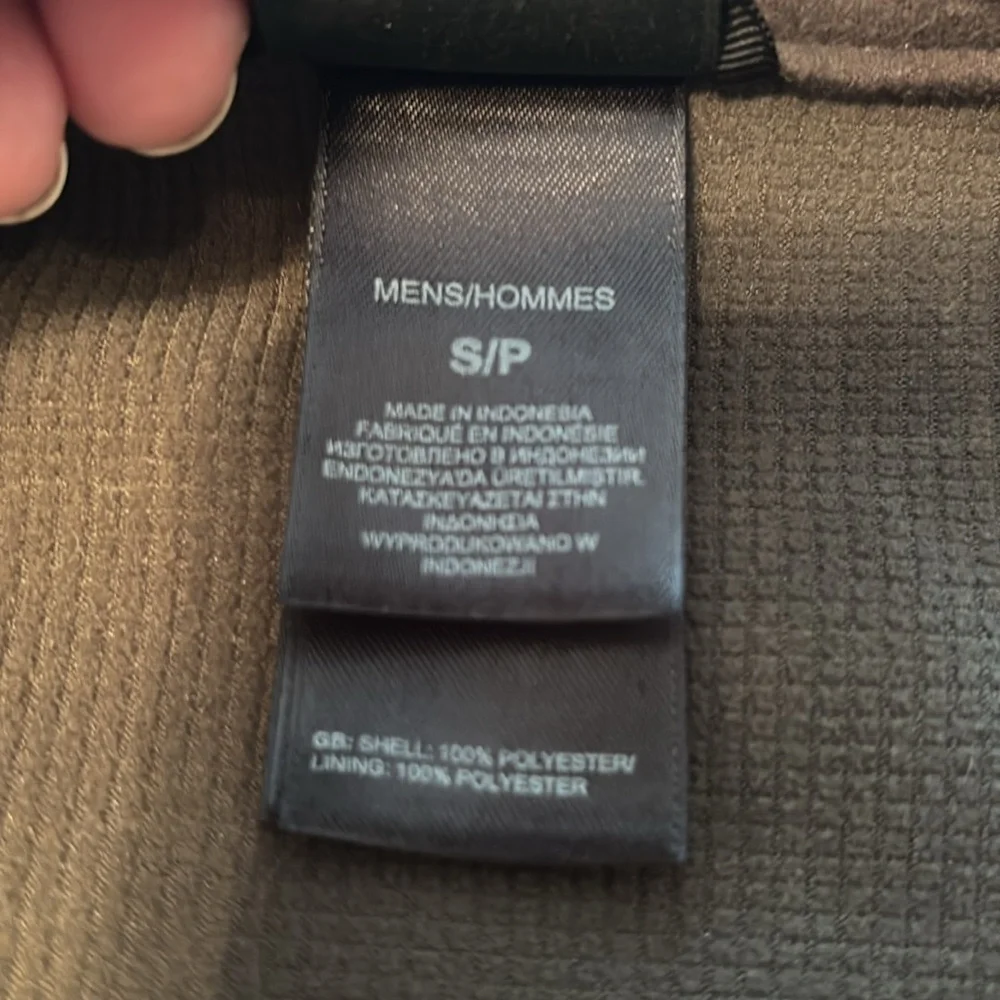 The North Face Men’s Full Zip Jacket front and back emblem or Women’s too!!!